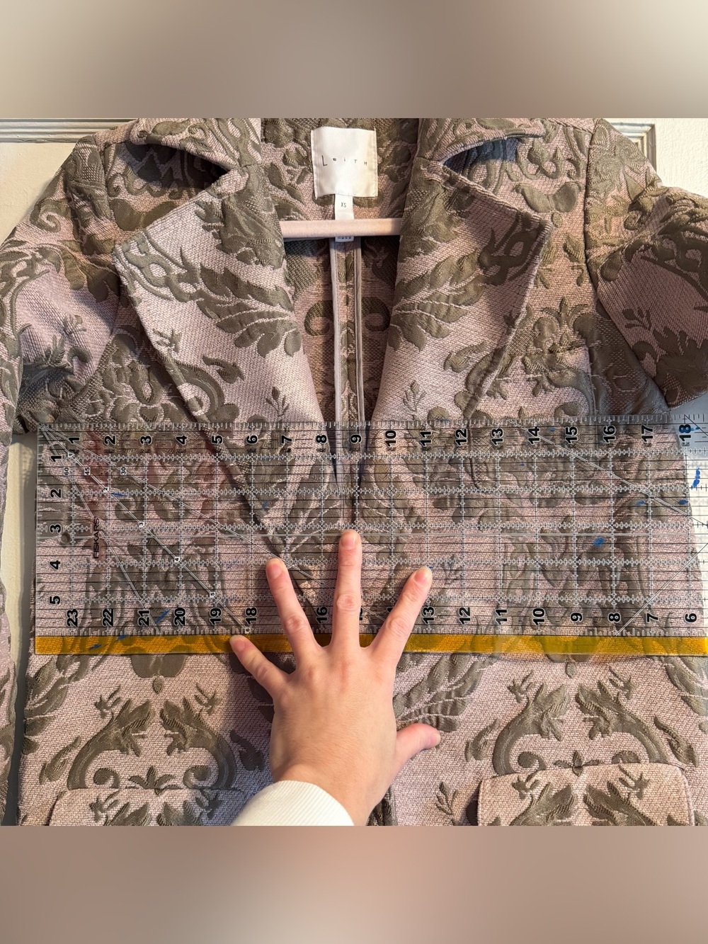 Leith Pink Floral Jacquard Overcoat with Side Slits - Picture 7 of 9